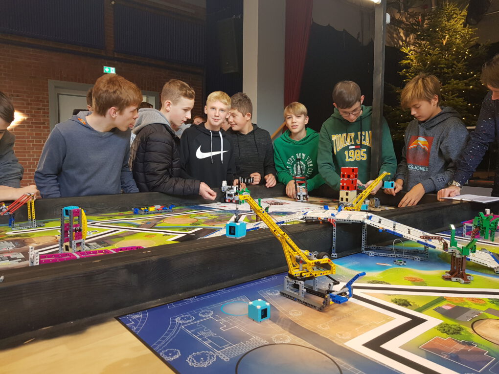 Im Halbfinale des Regionalwettbewerbs der First-Lego-League in Osnabrück